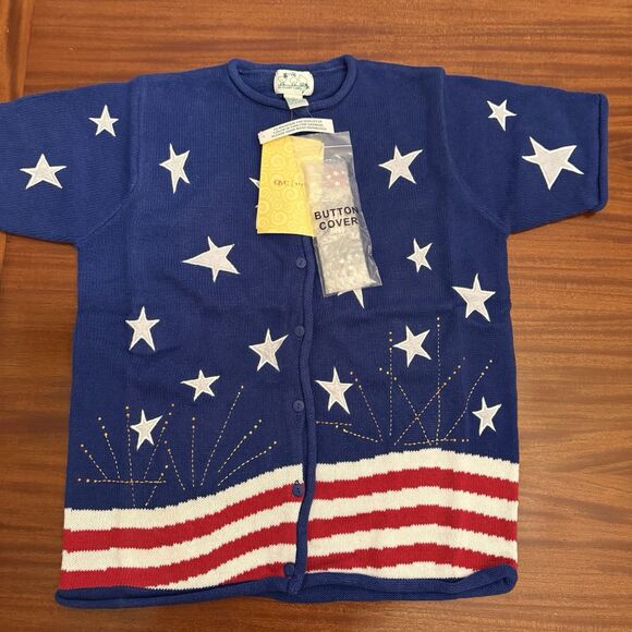 Quacker Factory Women Medium Sweater Patriotic NWT‎ USA Flag Stars Button Covers - Picture 1 of 7